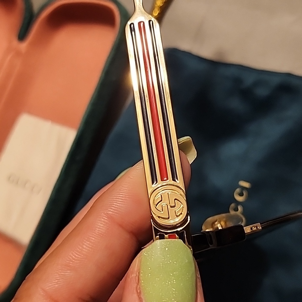 Gucci Sunglasses - Picture 7 of 8